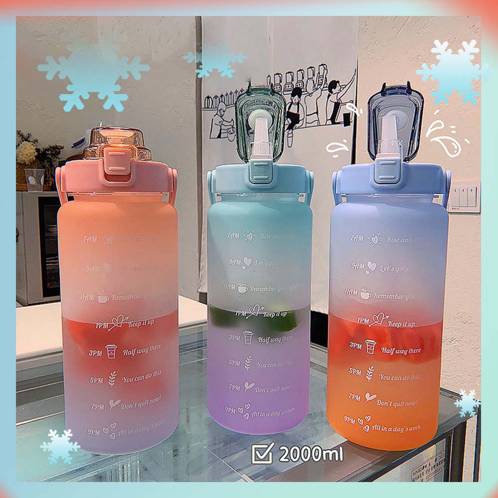 Bình Nước Nhựa Dung Tích Lớn 2l Màu Sắc Gradient Kèm Ống Hút Tiện Dụng