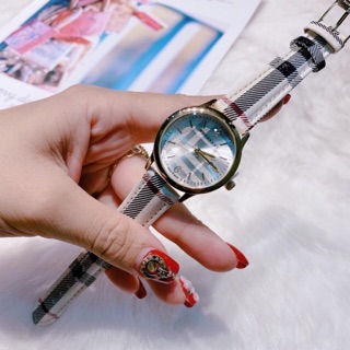 Burberry dây da cực đẹp
