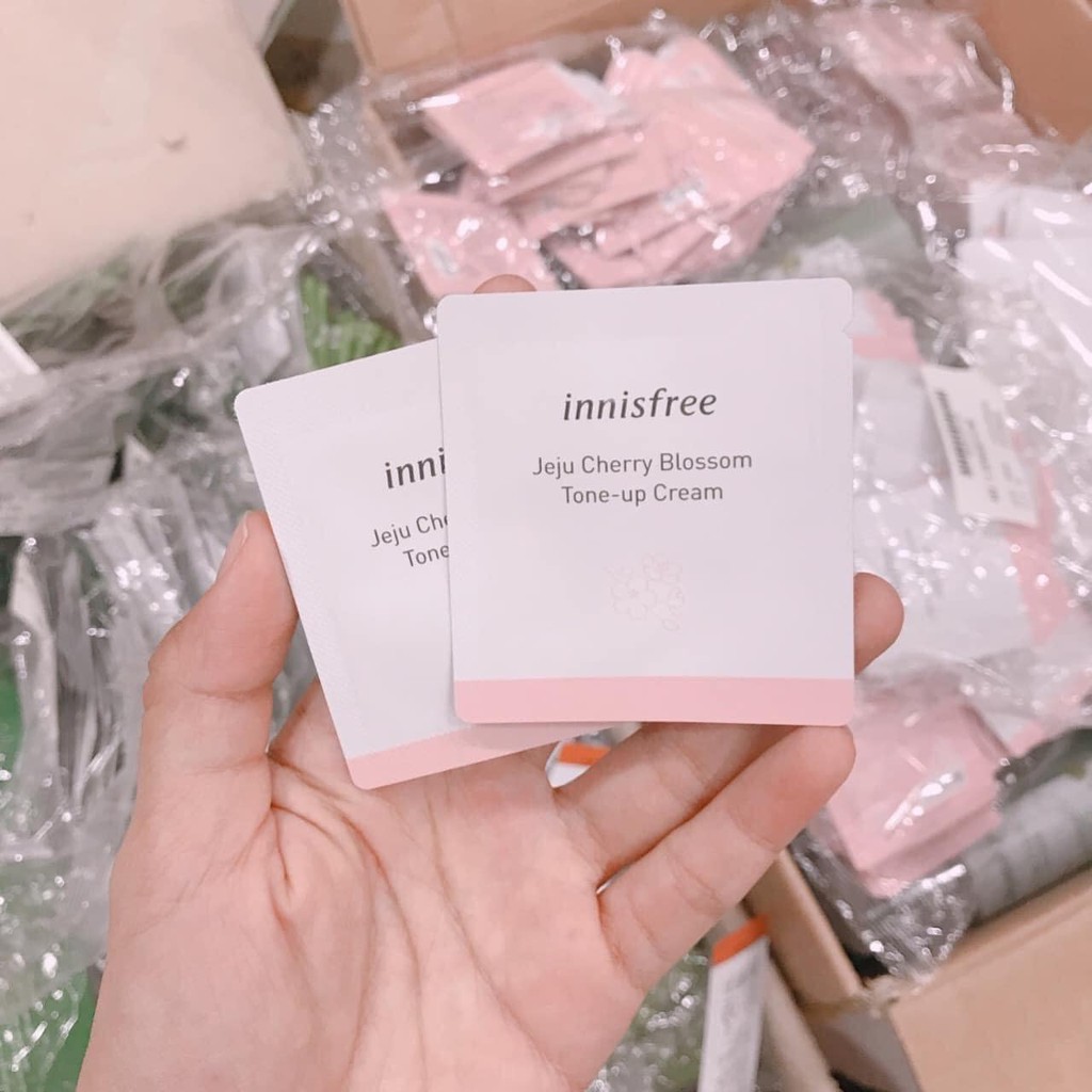 SAMPLE - Kem Dưỡng Trắng Nâng Tone Da Tức Thì Innisfree Jeju Cherry Blossom Tone Up Cream - hangxachtaybaoanshop
