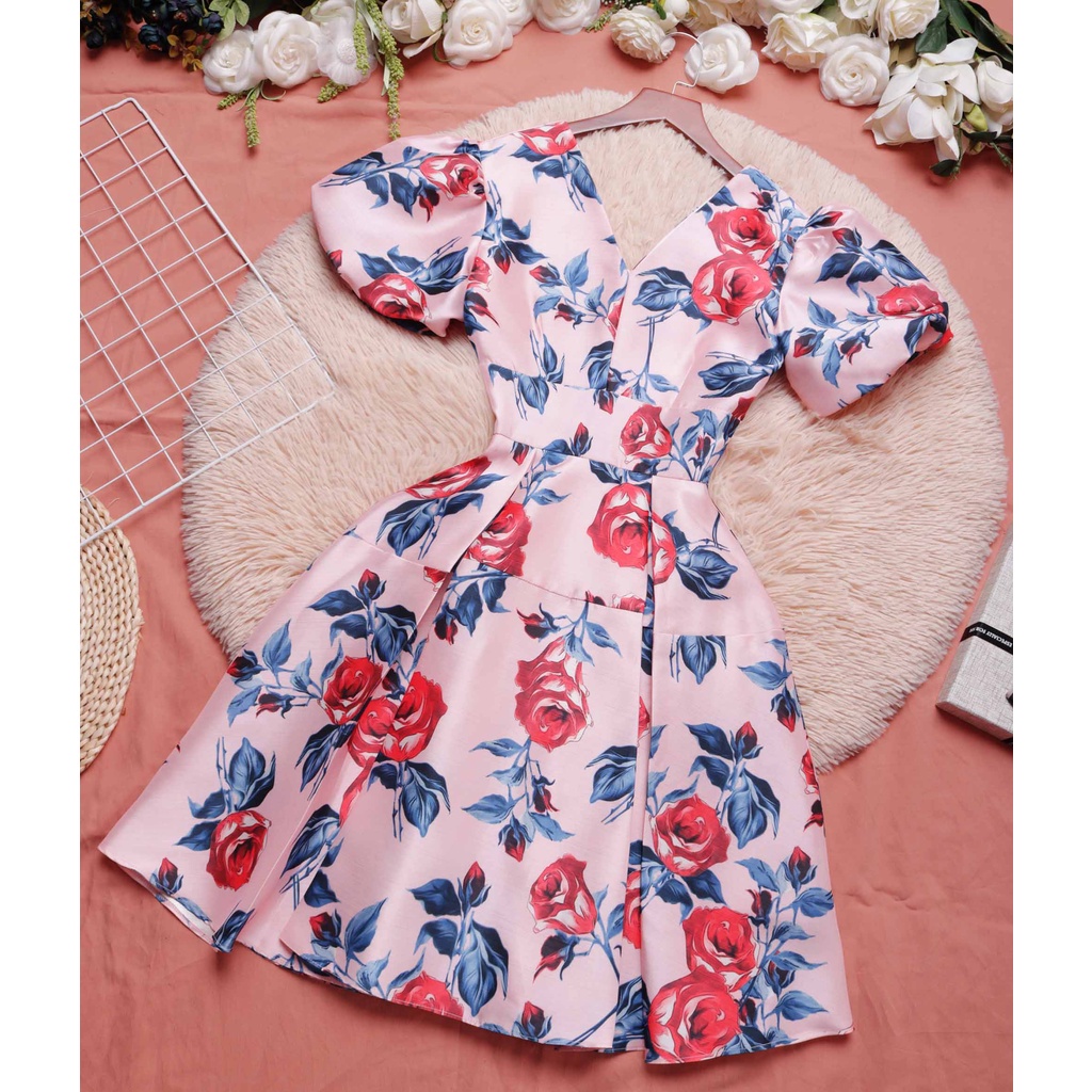 Đầm hoa hồng xòe tay phồng cổ v dự tiệc sang trọng thiết kế cao cấp xinh thời trang đi tiệc đi chơi eo che bụng – Lux W