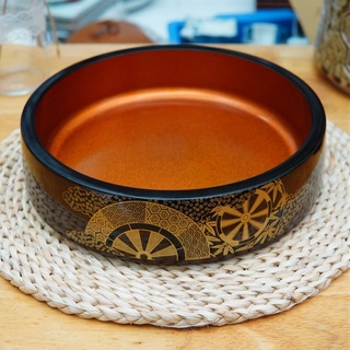 Khay mica sơn mài nhật bản tròn 22cm - lòng vàng