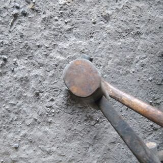 Búa đóng đinh nhật bãi