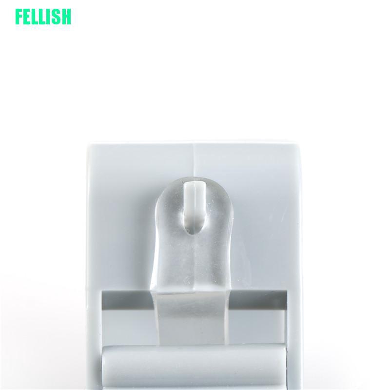 Giá treo cây lau nhà dán tường tiện lợi