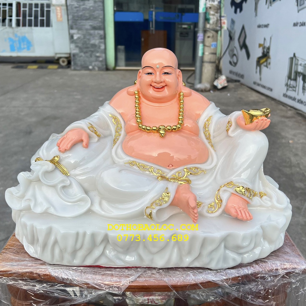 Tượng phật di lạc cầm thỏi vàng bằng đá Việt Nam ngang 42cm – Trắng