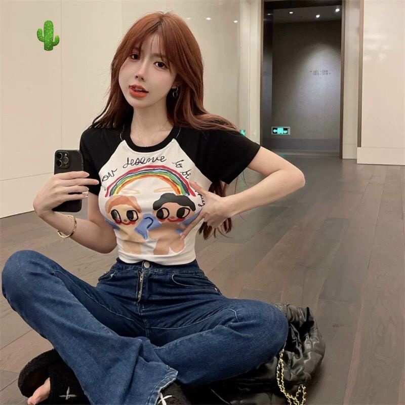 Áo thun phối viền cổ tròn và tay in hình PC