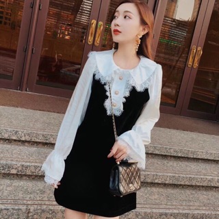 Váy nhung đen viền ren tay áo và cổ