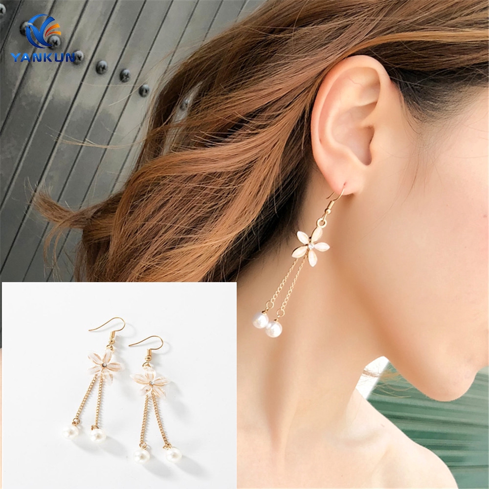 Khuyên tai mặt hoa thả ngọc trai thanh lịch nhã nhặn