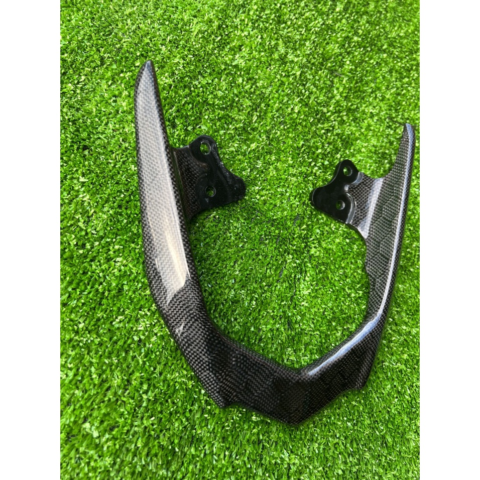 Cảng sau Winner X, Tay dắt Winner X V1 ốp carbon fiber
