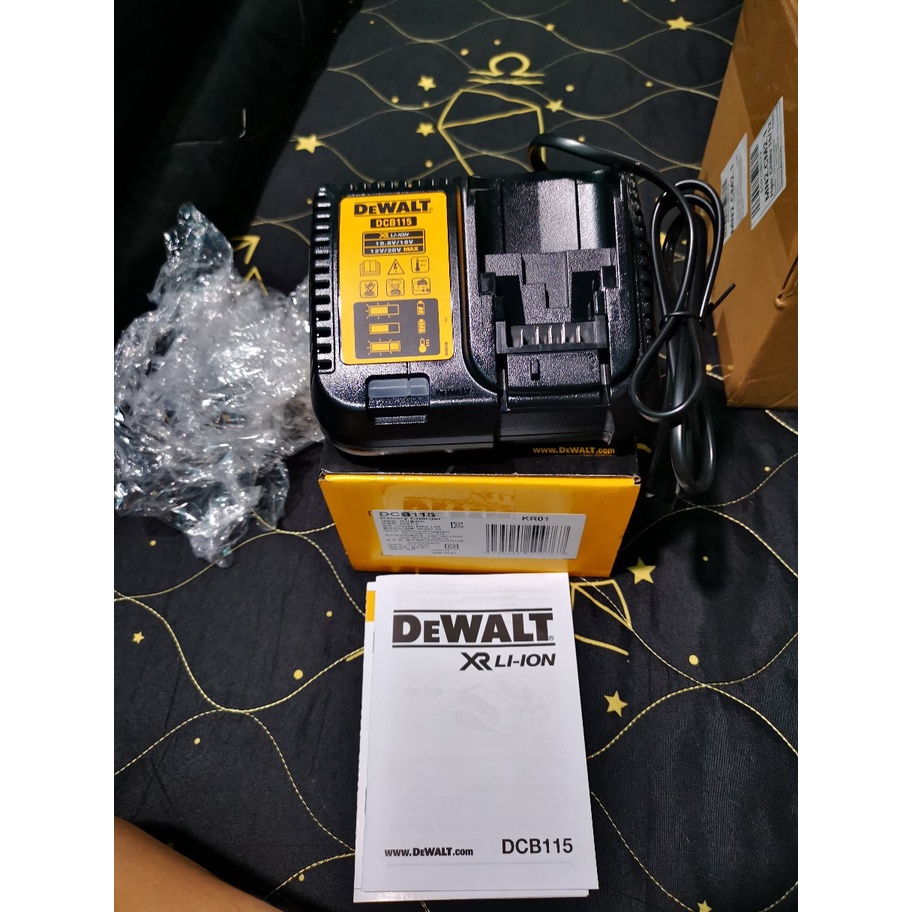 Đế sạc pin Dewalt DCB115-KR 10.8V-18V, Sạc 18V Dewalt DCB115