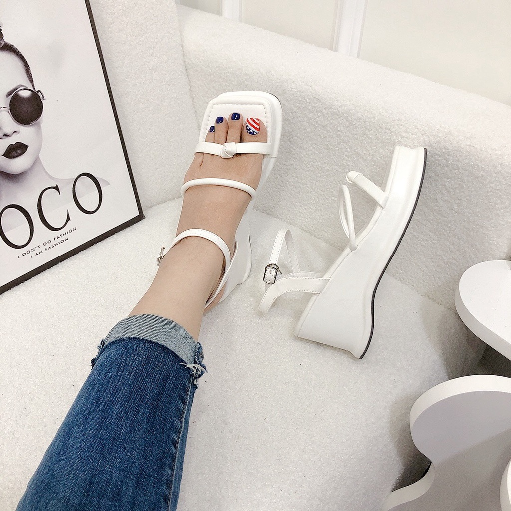 Sandal Đế Xuồng 7p Đế Mút Bọc Da 2 Màu Đen Trắng Chất Nhẹ Mang Cực Xinh - Giày Xuồng Đế Bánh Mì Chị Chảnh Store