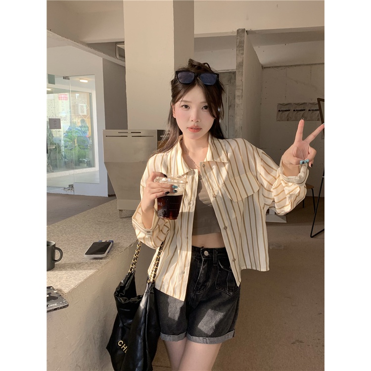 Áo Sơ Mi Nữ Dài Tay Cổ Bẻ Form Rộng Họa Tiết Sọc Dọc Thời Trang