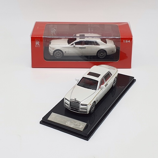 Xe Mô Hình Rolls Royce Phantom bản 4 cửa 1:64 ( Trắng Nội Thất Đỏ )