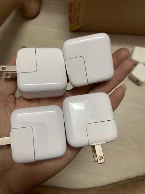 Củ sạc 10w zin bóc máy hàng like new qua sử dụng