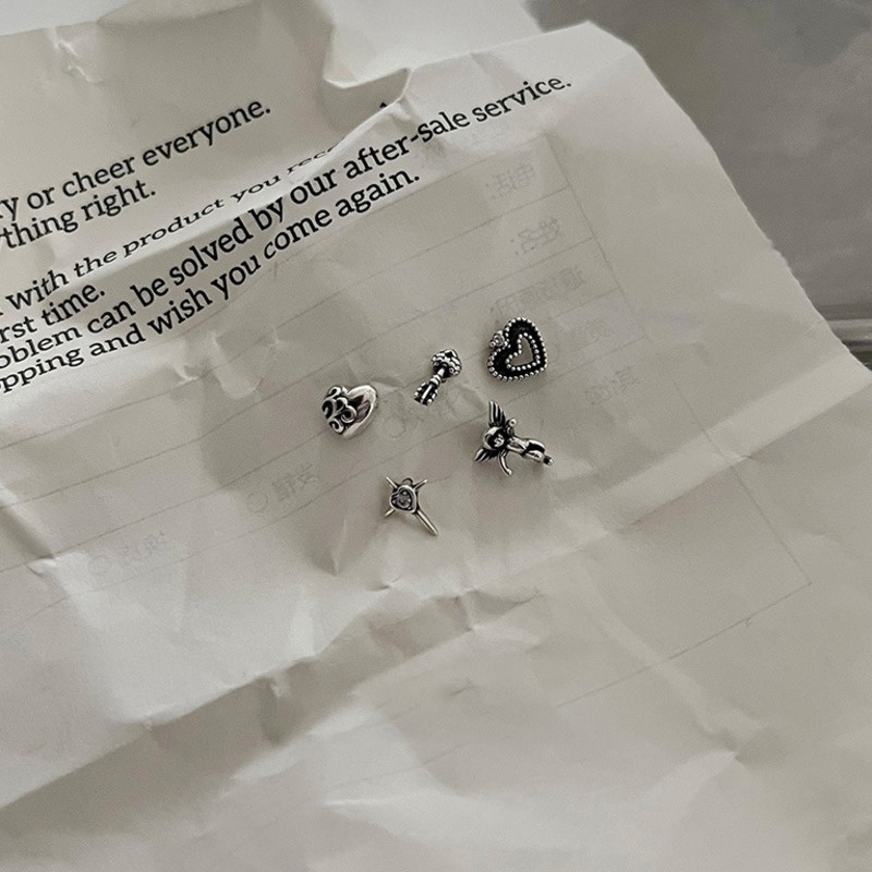 Set Khuyên Tai Hình Trái Tim Phong Cách Cổ Điển Cá Tính Dành Cho Nữ