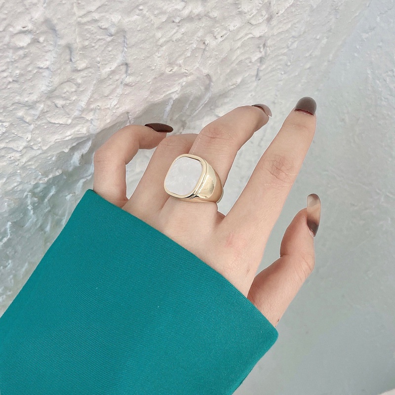 Châu Âu và Mỹ cô gái đeo nhẫn retro thiết kế đơn giản trong gió thời trang nhẫn vuông tính khí hình học nhẫn ngón trỏ