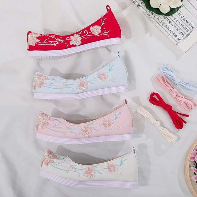 CÓ SẴN - Hài cổ trang giày thêu hoa dây buộc cổ phong