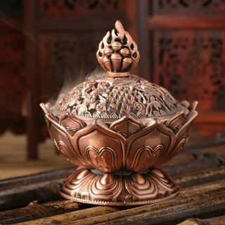 Lư đồng xông trầm hương thanh tịnh