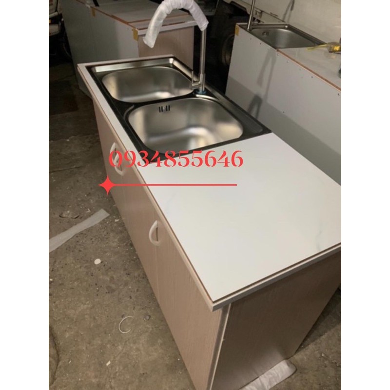 Tủ bếp nhựa đài loan có bồn và mặt dán gạch 124x80 vân gỗ(TPHCM)- | BigBuy360 - bigbuy360.vn
