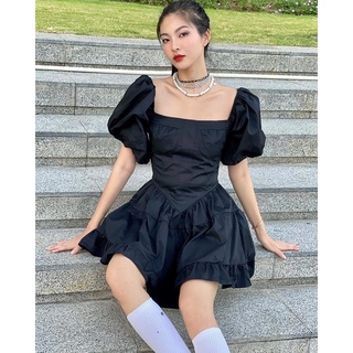 đầm tay phồng đen