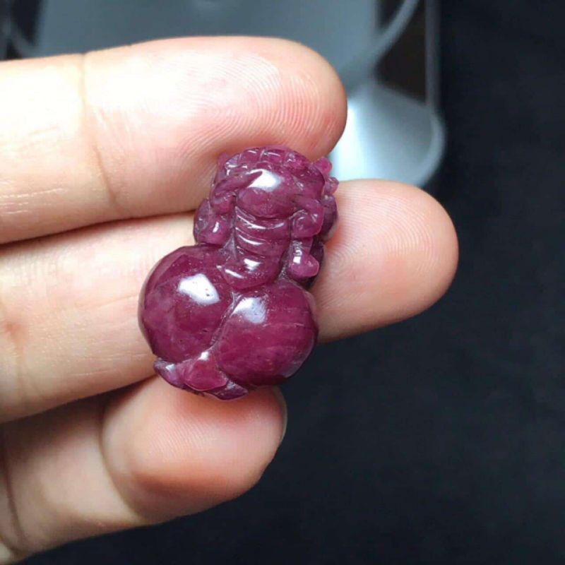 Vòng cổ tỳ hưu đá hồng chế tác thủ công kích hoạt tài lộc