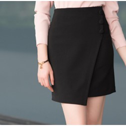chân váy đen vạt lệch