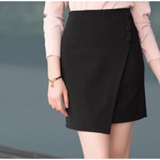 chân váy đen vạt lệch