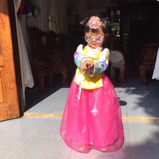 Hanbok cầu vòng bé gái
