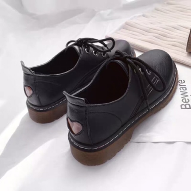 Giày oxford VINTAGE trái tim đế vuông mũi tròn có dây buộc