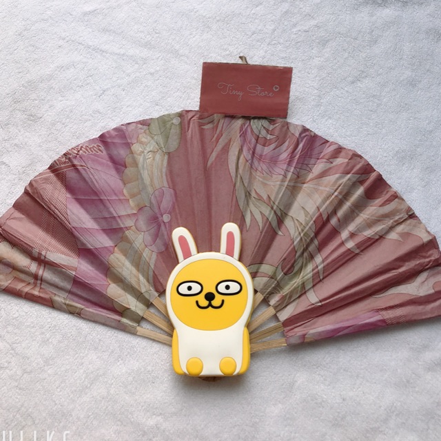 Quạt giấy cầm tay