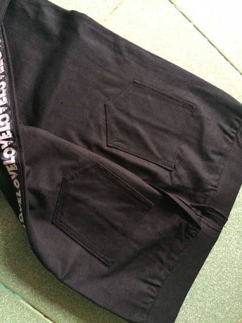 Quần Legging sọc chữ | BigBuy360 - bigbuy360.vn