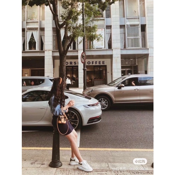 ✨✨Túi Rút LV phong cách thời trang NEW Bên trong lót đỏ , dây đeo chắc chắn, khoá logo