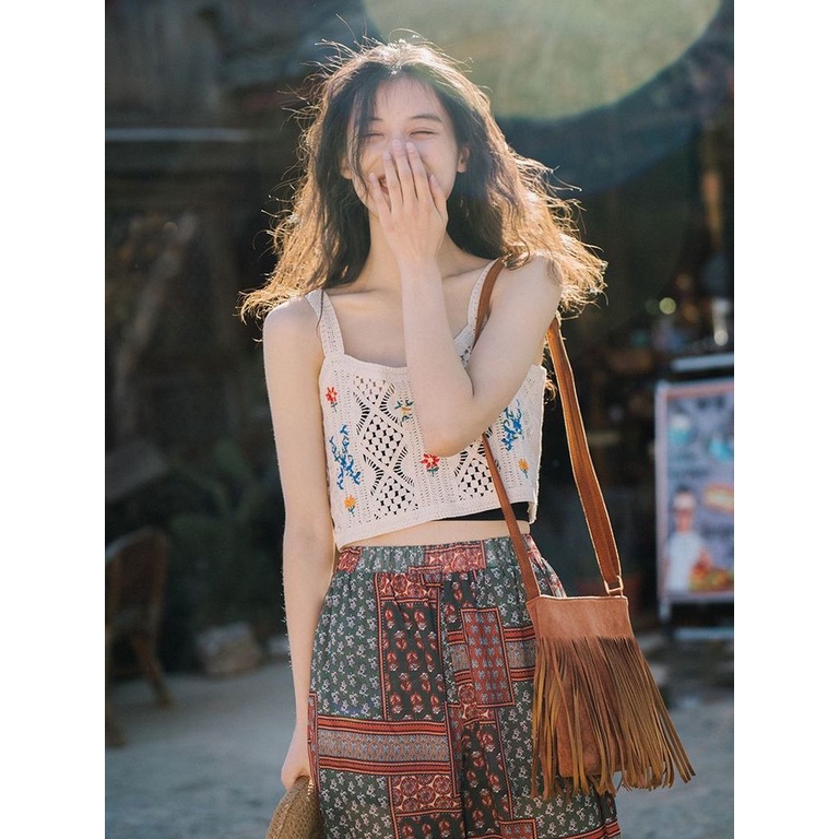 Áo Hai Dây Họa Tiết Thêu Hoa Xinh Xắn Thời Trang Mùa Hè Dành Cho Nữ