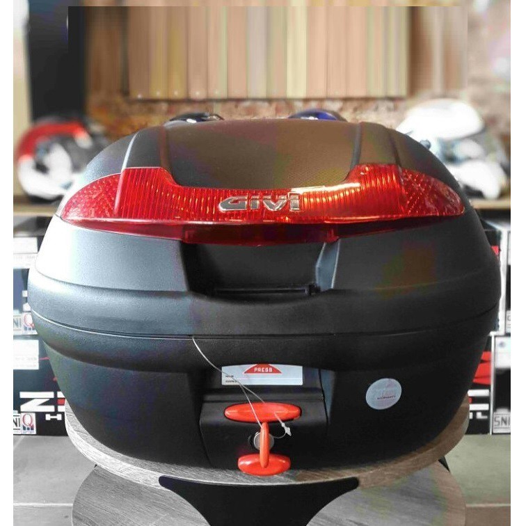 Thùng Givi E340N Vision Công Nghệ Monolock Gắn Sau Xe Máy Motor Tay ga Kèm Đế Đệm Màu Đen Hàng Chính Hãng – HBCENTER