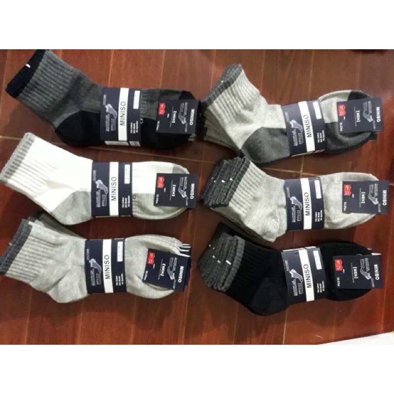 Tất nam Miniso cổ trung dày đẹp