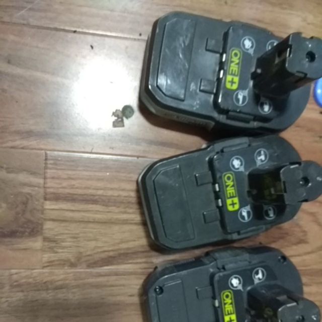 Pin Ryobi 18v cũ loại P102, P103 mạch vẫn hoạt động tốt