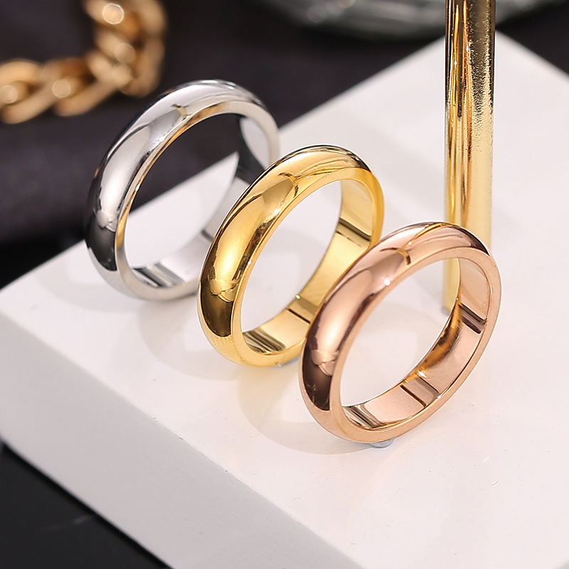 The simple explosive style polishes the ring with steel, the gold ring with full personality of European foreign trade.