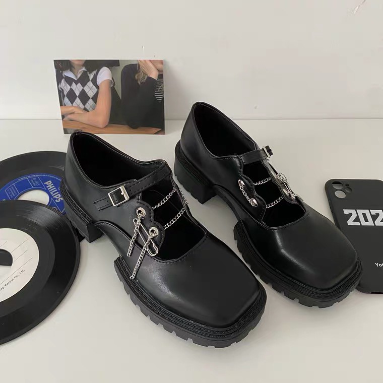 🖤 GIÀY ULZZANG MŨI VUÔNG DECOR GHIM VÀ DÂY XÍCH SIÊU XINH - ORDER 10 NGÀY | BigBuy360 - bigbuy360.vn