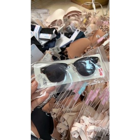 Kính chống tia UV Uniqlo Nhật Bản