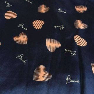 Bộ Pijama lụa satin họa tiết tim có được chọn màu