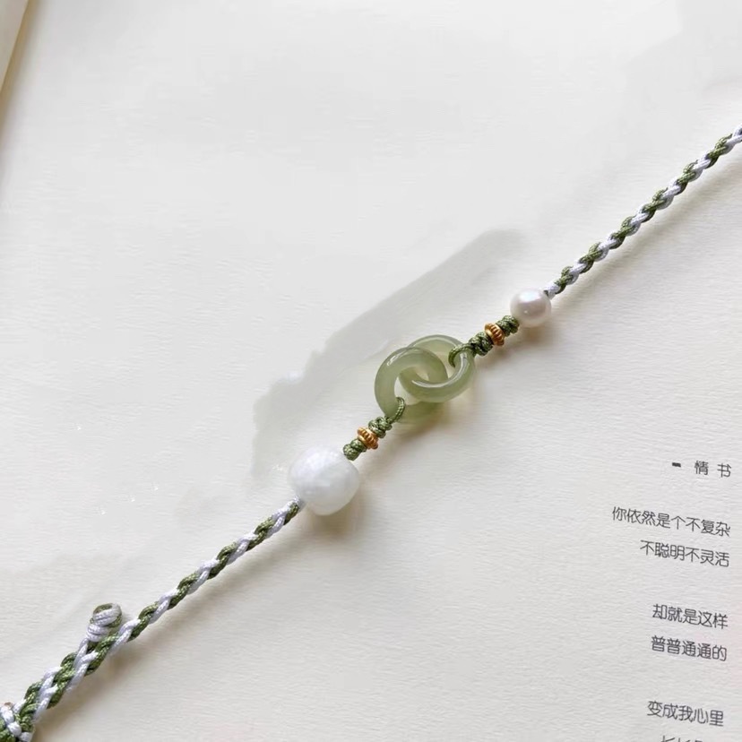 Vòng Tay Bện Thủ Công Bằng Ngọc Bích Giả Khóa An Toàn