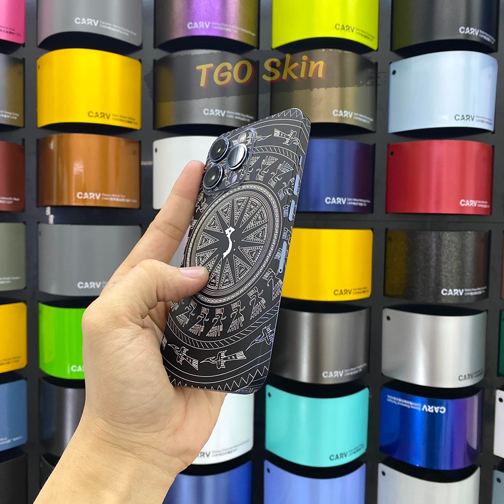 Miếng dán Skin trống đồng iPhone 14 Pro Max / 13 Pro Max / 12 Pro Max / 11 Pro Max / Xs Max / 8 Plus in UV cao cấp
