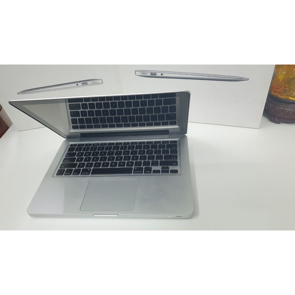 Macbook Pro 2011 13Inch core I7 Ram 8G hdd 500g