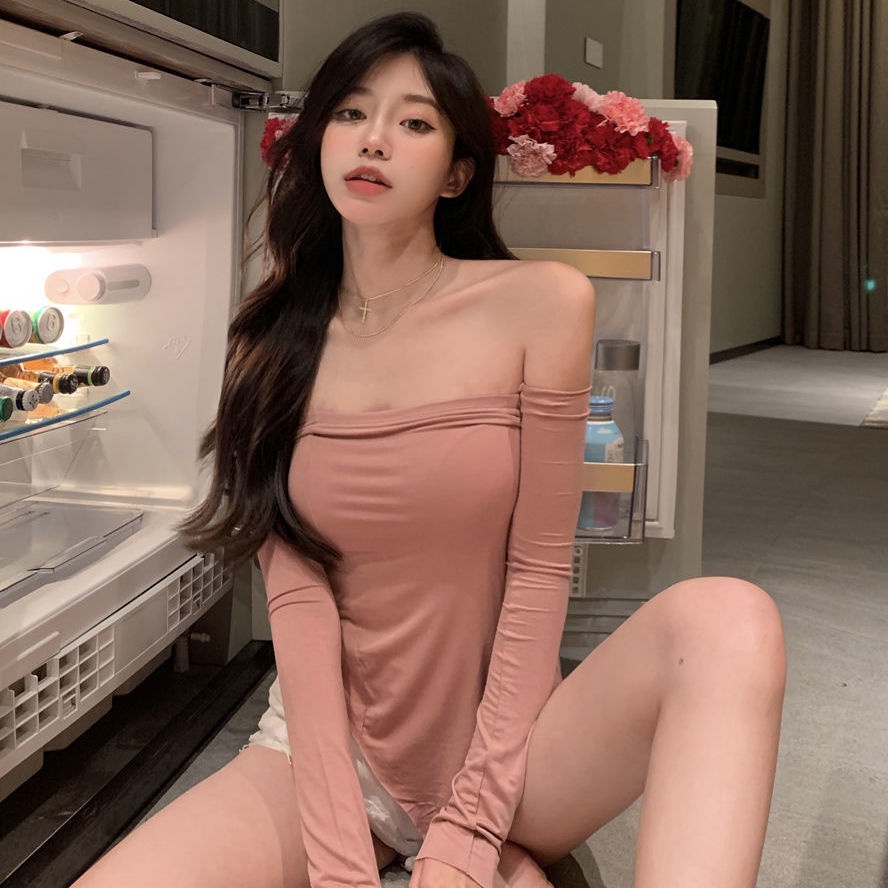 Áo thun COZOK tay dài lệch vai màu trơn ngọt ngào và gợi cảm