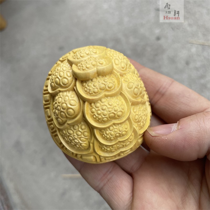 Mặt Dây Chuyền Hình Rùa Bằng Gỗ Đàn Hương Chạm Khắc Thủ Công 6 * 5.5 * 4.8CM