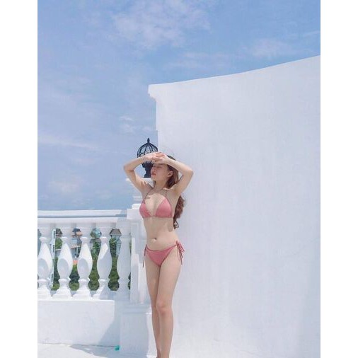 Bikini hai mảnh tam giác hồng sexy đẹp mặc đi biển
