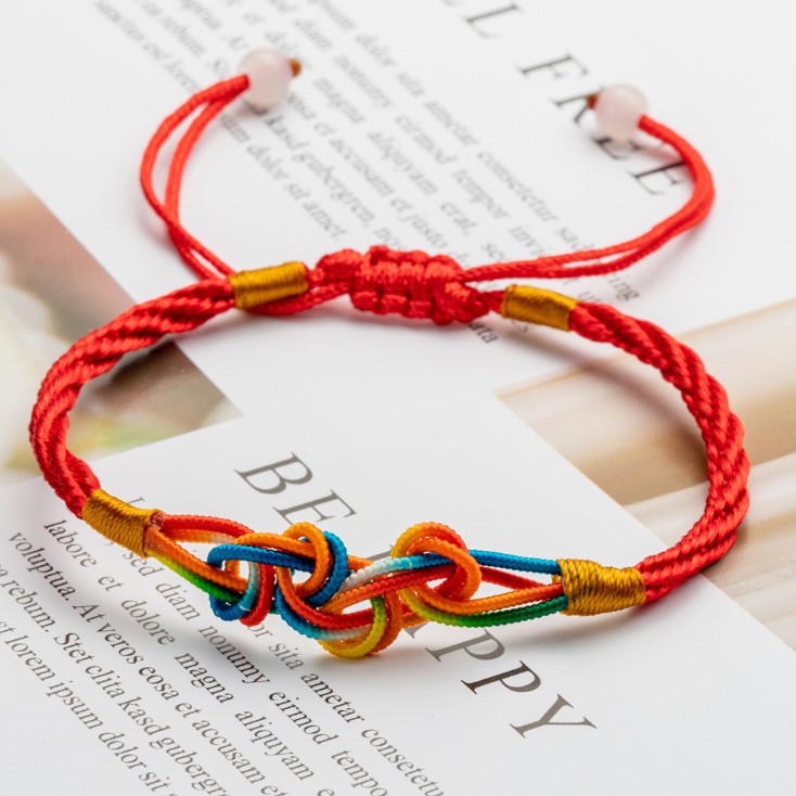 Vòng chỉ đỏ Tây Tạng tết cá tính