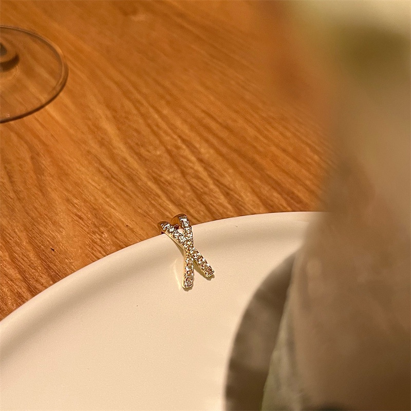 Khuyên tai kẹp vành một bên không bấm lỗ K100 bằng hợp kim mạ vàng (1 chiếc)