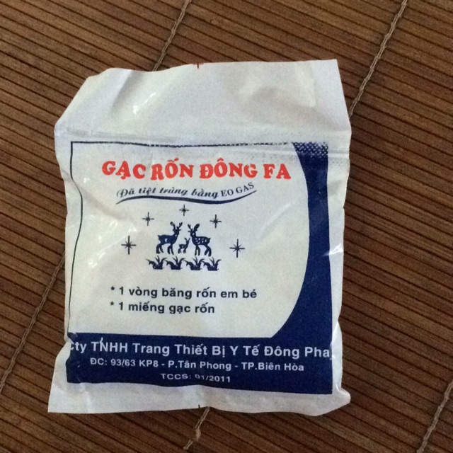 Gạc rốn đông fa đã tiệt trùng bằng eo gas