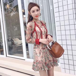 Đầm ren xoè thêu hoa qccc