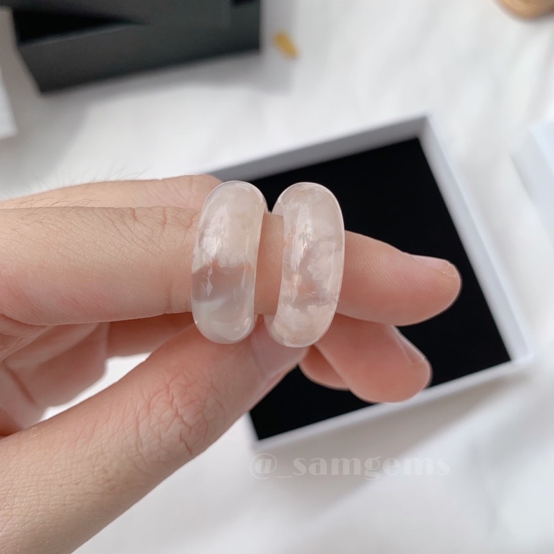 Nhẫn phong thuỷ may mắn nguyên khối mã não Hoa anh đào Cherry Blossom Agate Sam Gems